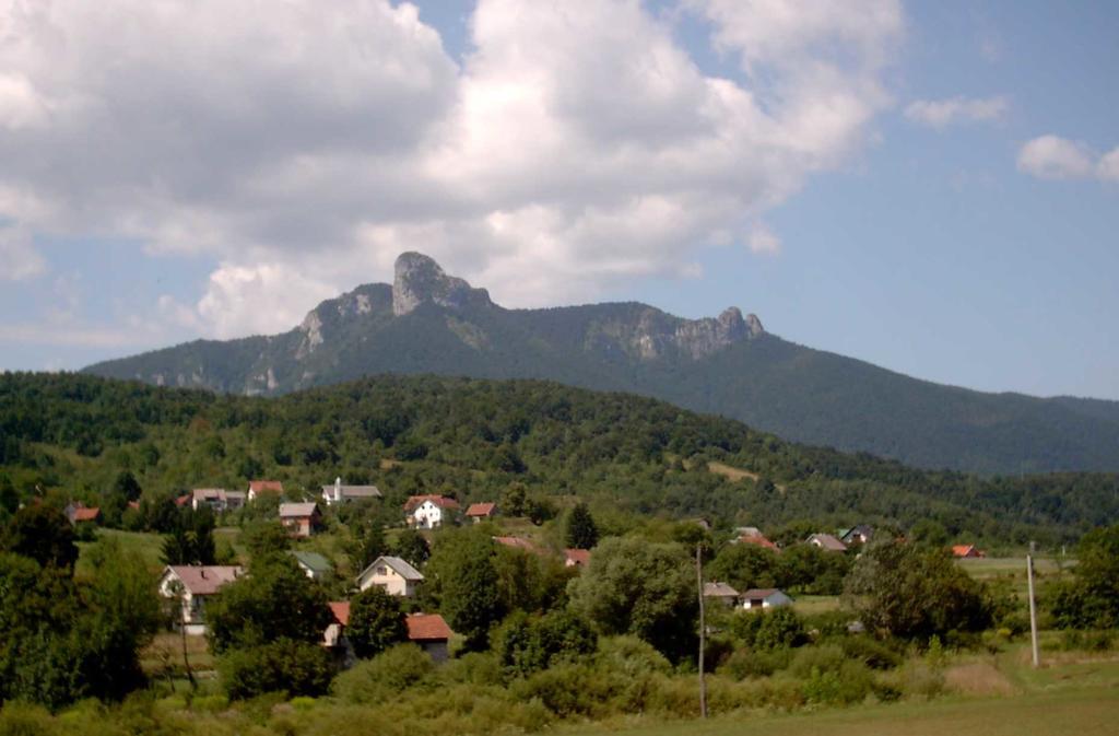 Apartman Belin Ogulin Luaran gambar