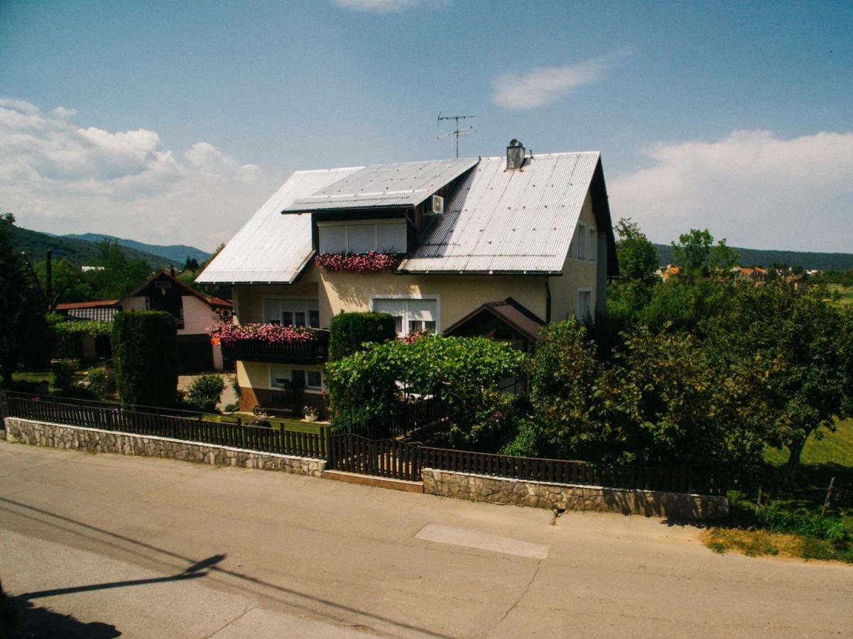 Apartman Belin Ogulin Luaran gambar