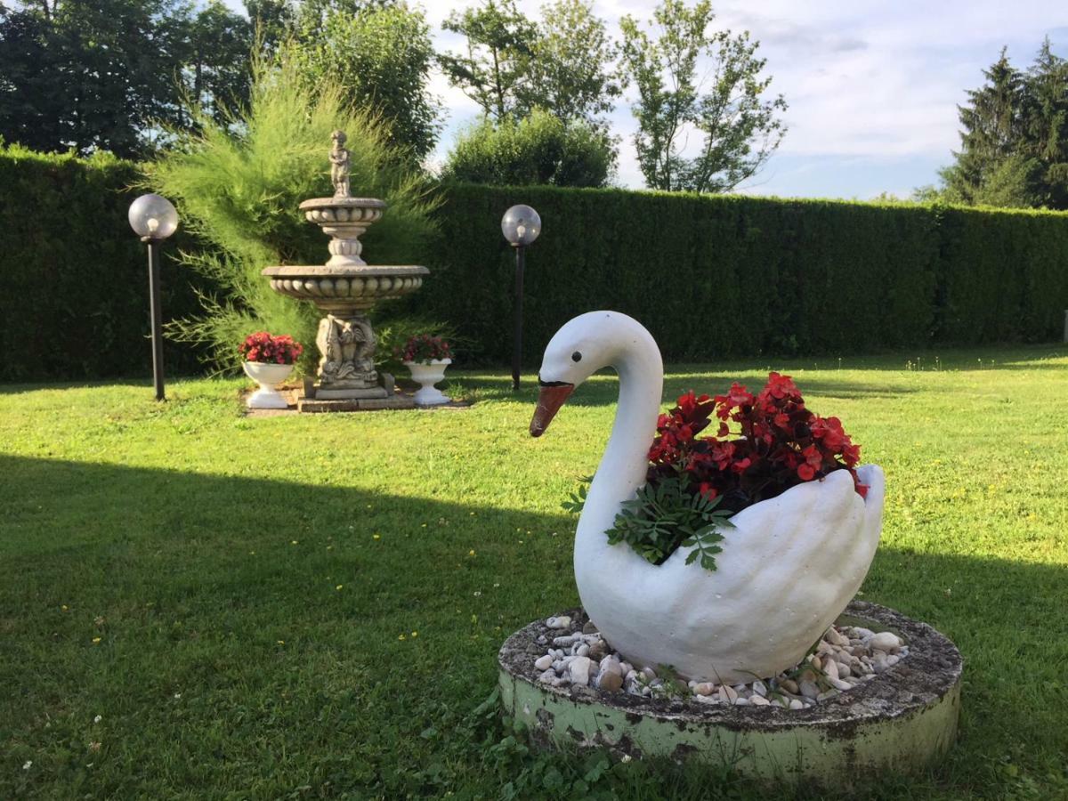 Apartman Belin Ogulin Luaran gambar